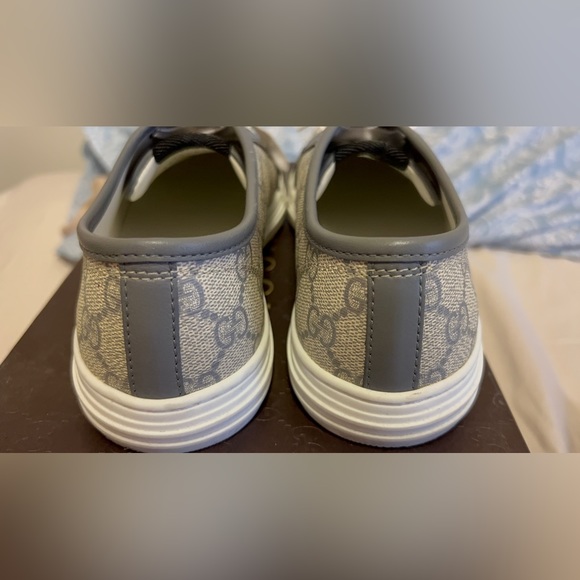 Gucci Sneakers: Tessuto GG Supreme Miro'soft Ecru Grigio Sneakers - Picture 4 of 7